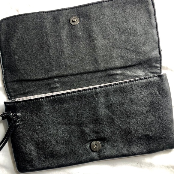 Vintage leather clutch w/ gunmetal studs - Picture 2 of 8